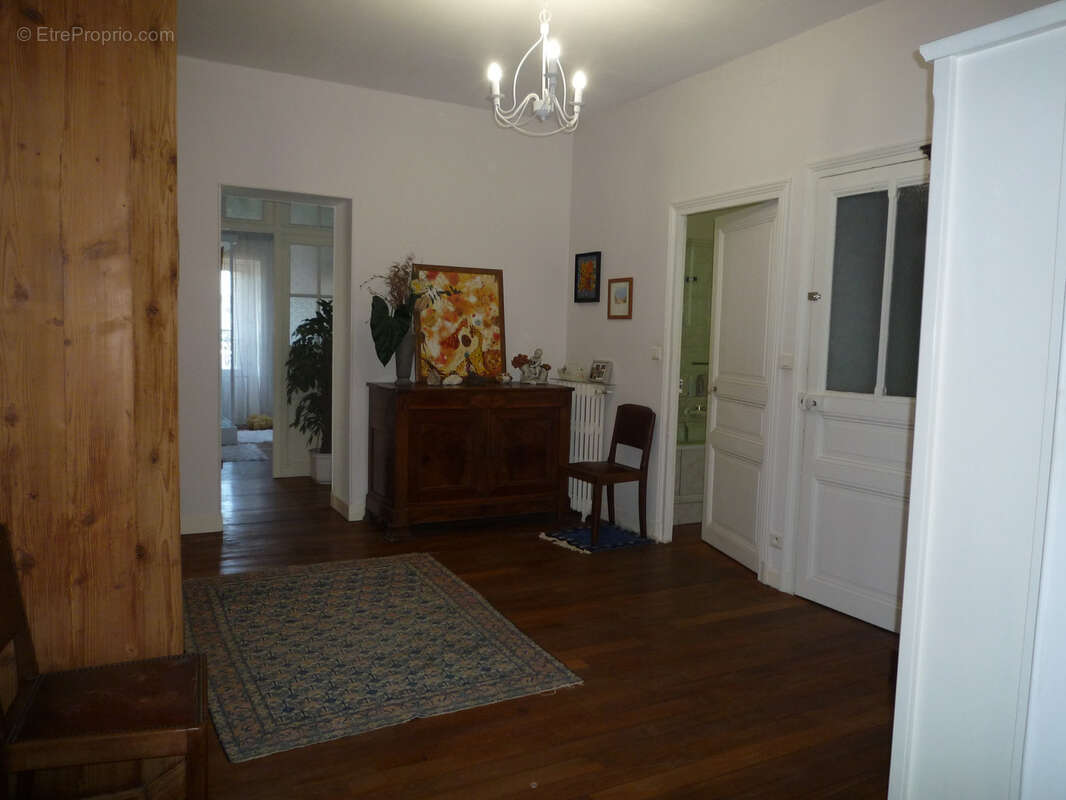 CHATEAU THIERRY  à vendre belle maison bourgeoise de 254 m2 dans un parc clos de 1372 m2 - photo 15