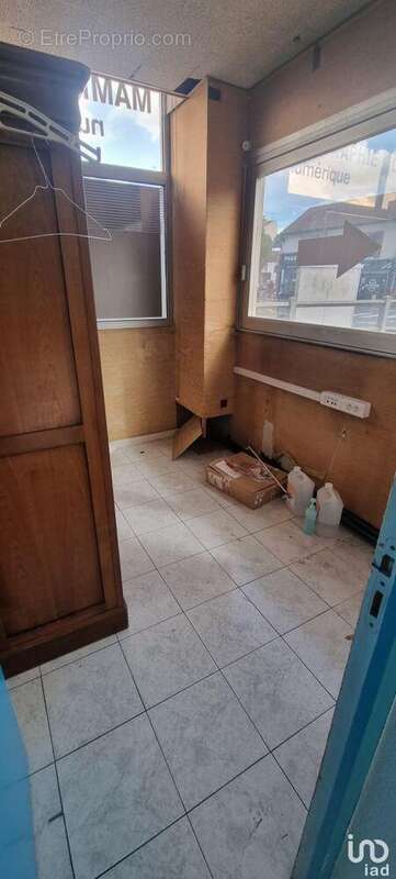 Photo 8 - Commerce à CONFLANS-SAINTE-HONORINE