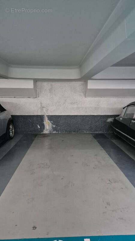 Parking à PARIS-6E