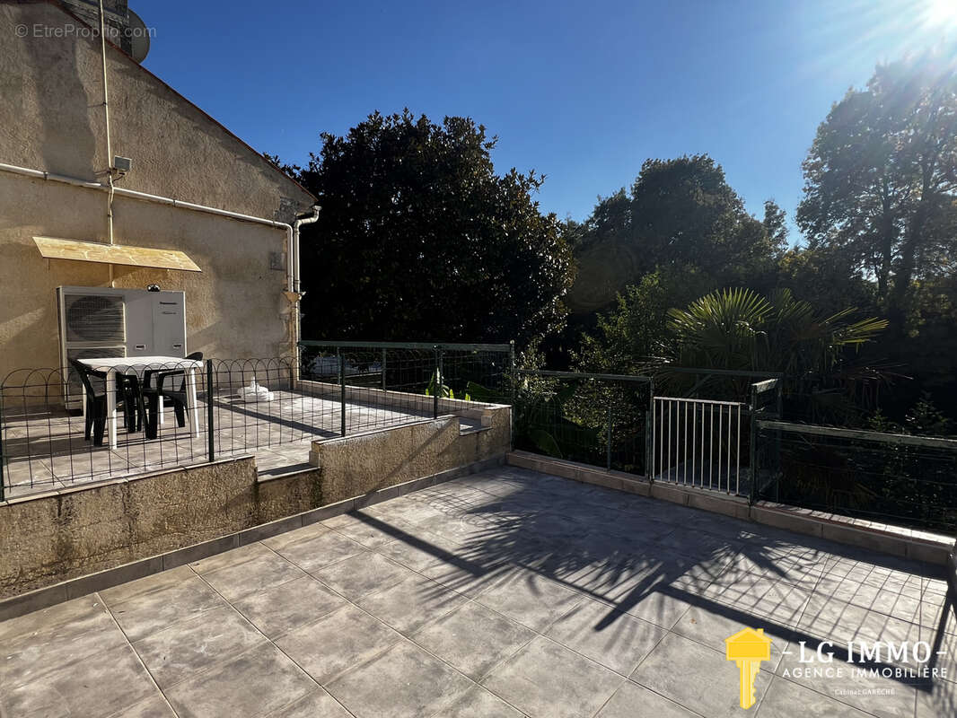 Maison à MIRAMBEAU