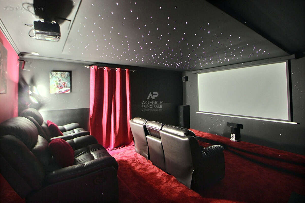 Maison à VAUX-SUR-SEINE