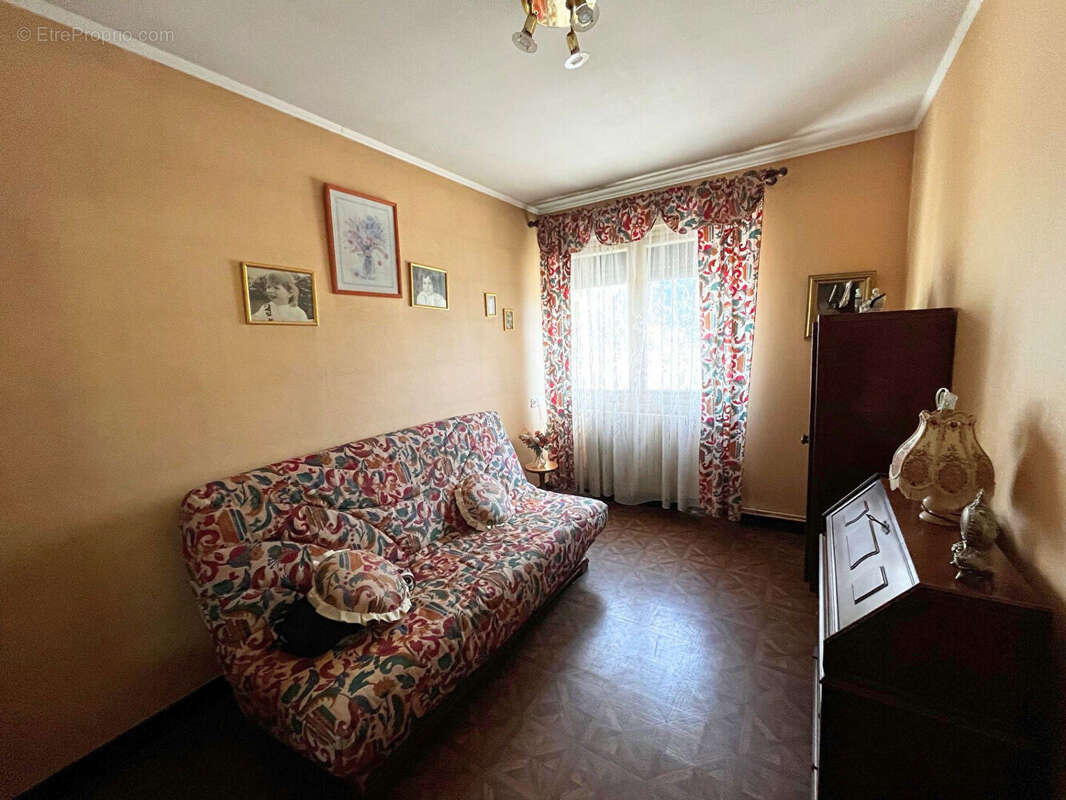 Maison à VILLENEUVE-LES-BOULOC