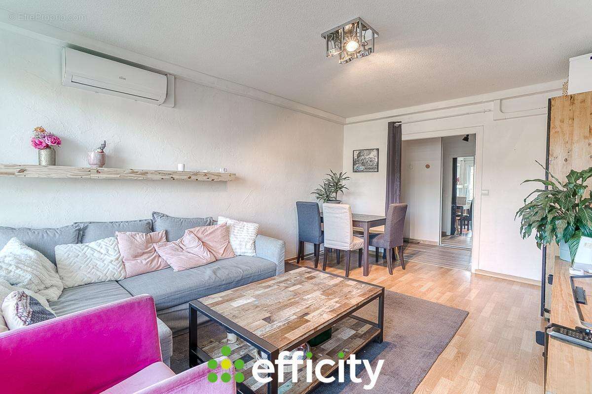 Appartement à SAINT-SYMPHORIEN-D'OZON