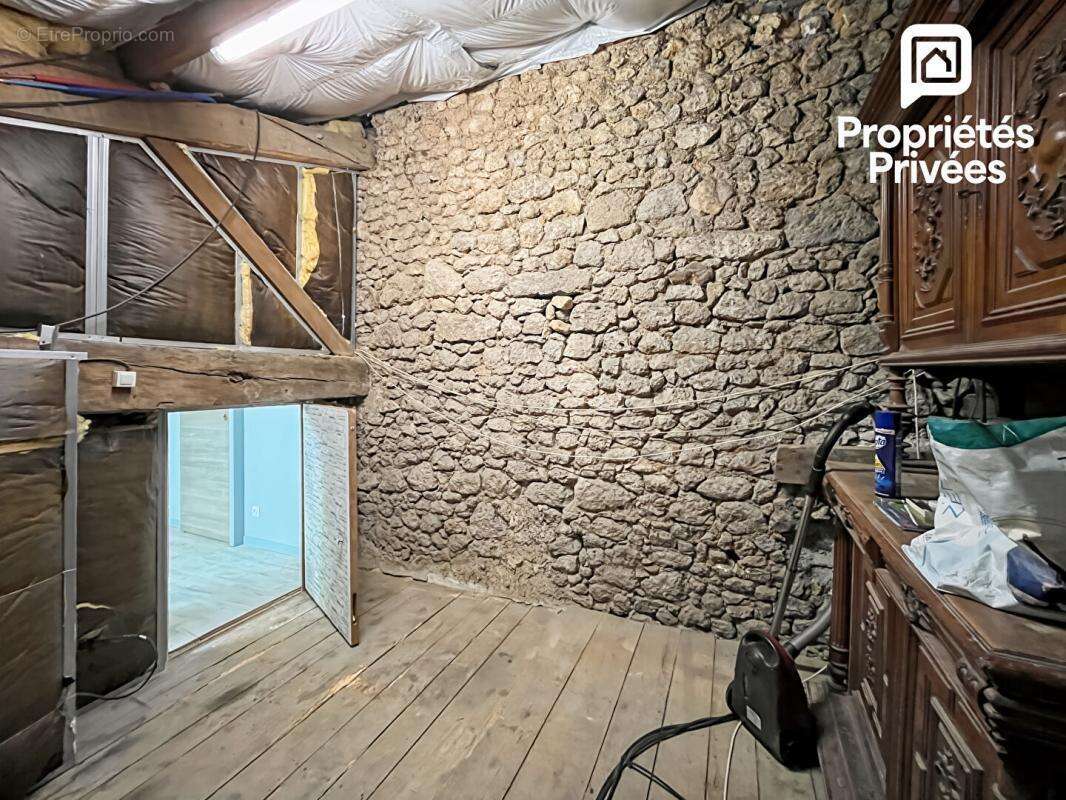 Maison à vendre à Orignolles, 161 m² habitables, dépendances, grand terrain de plus de 3 000 m² - photo 15