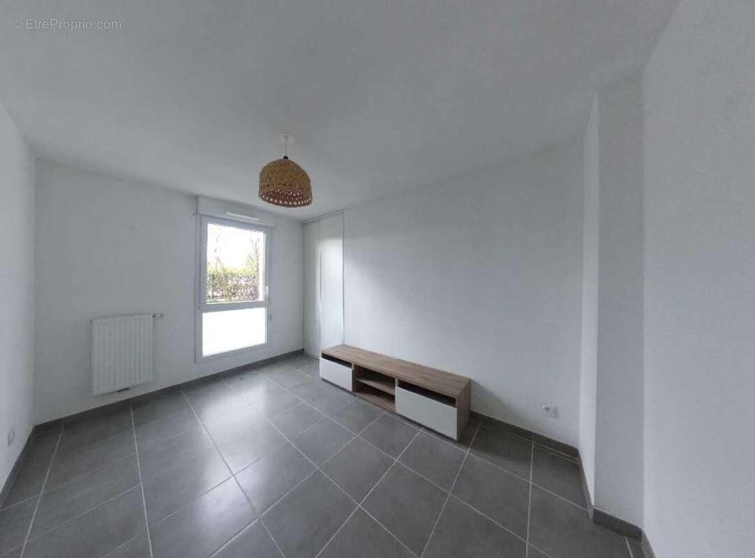   - Appartement à TOURNEFEUILLE