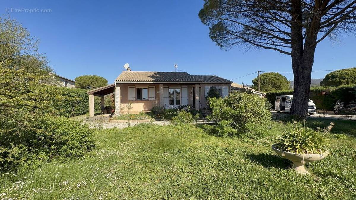 Maison à FIGANIERES