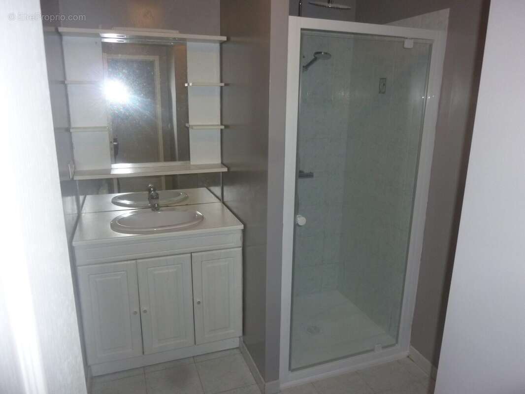 Maison 112 m² à Loue  - photo 5