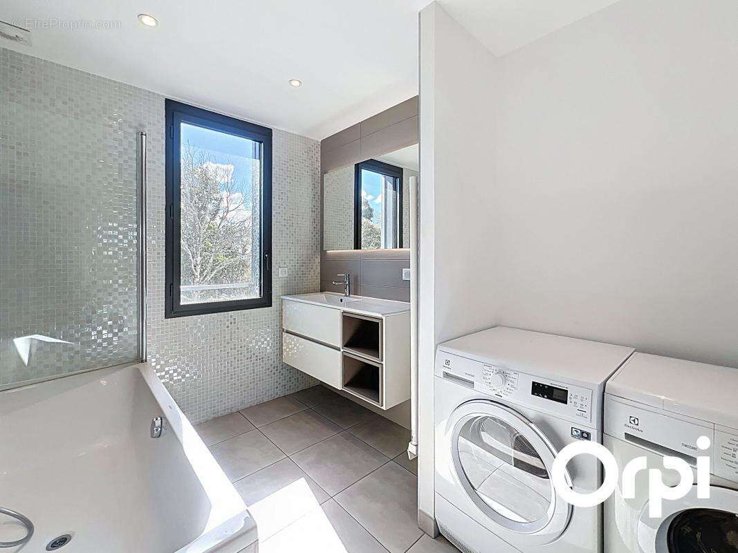 Appartement T3 - Vue mer - - photo 11