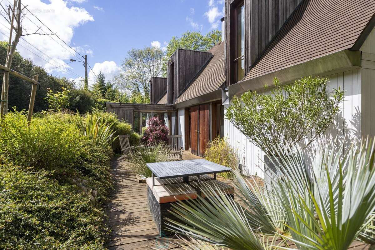 Maison à LA CELLE-SUR-MORIN