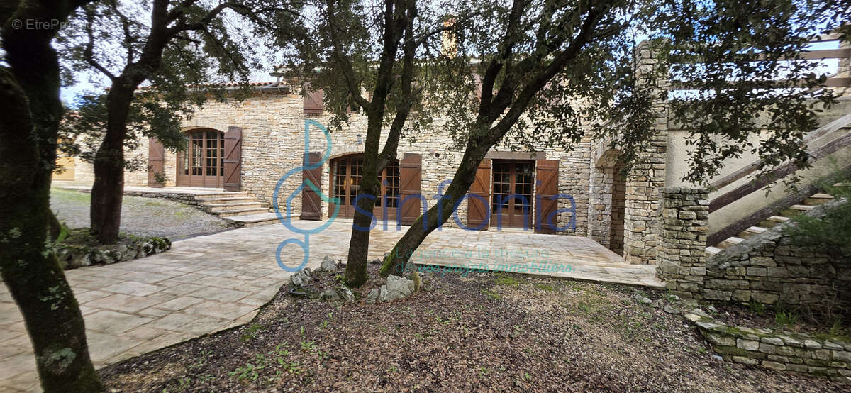 Maison à MEJANNES-LE-CLAP
