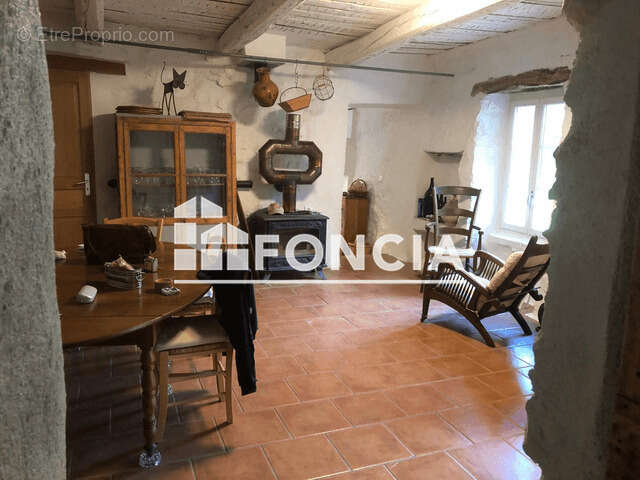 Maison à CHATEAUNEUF-MIRAVAIL