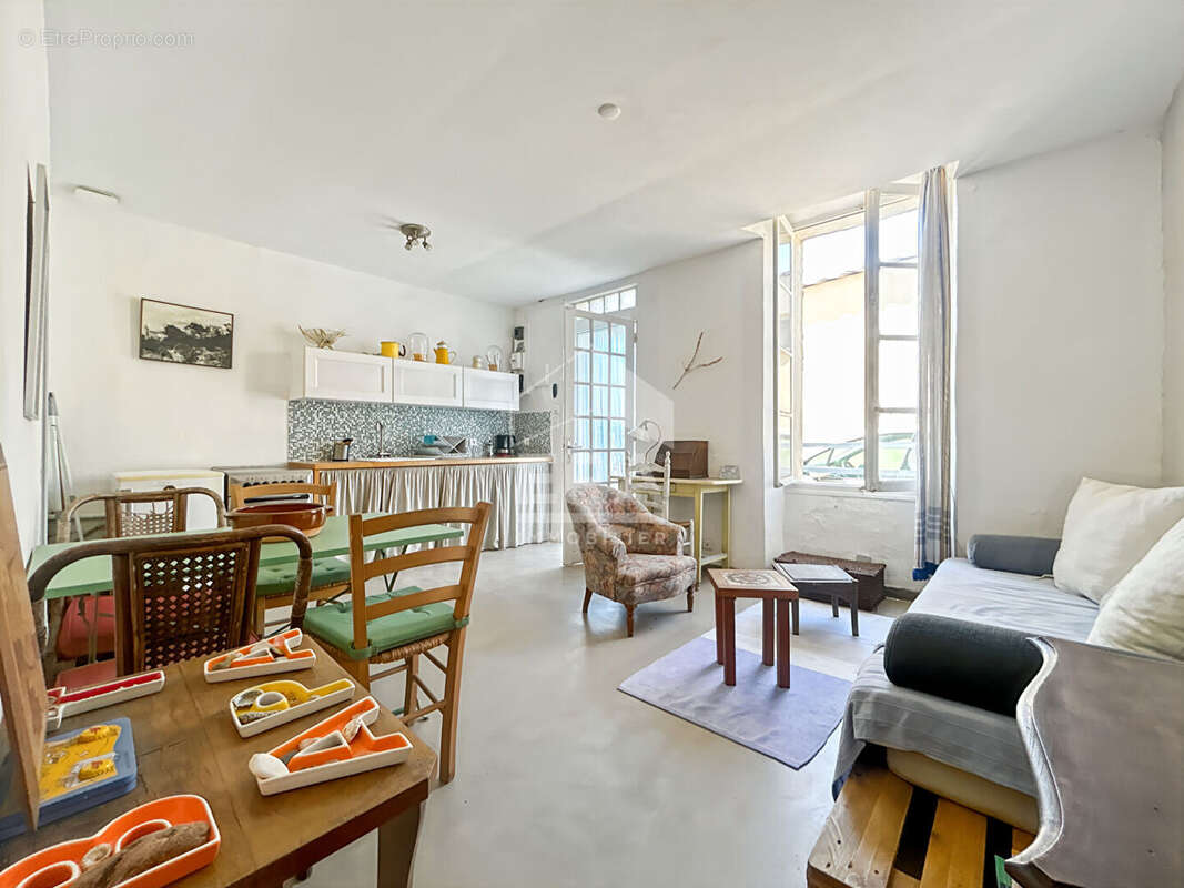 Appartement à MARSEILLE-8E