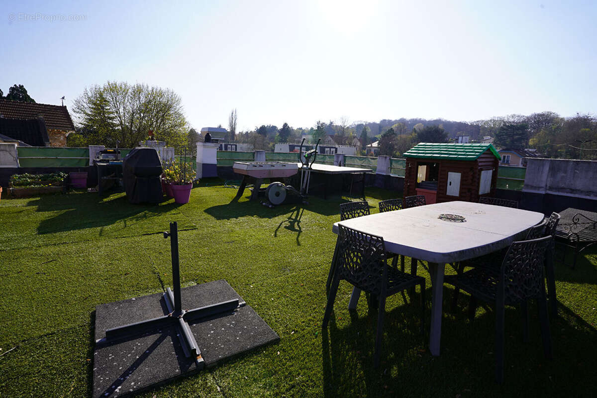 Appartement à LA CELLE-SAINT-CLOUD