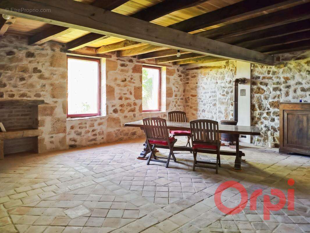 Maison Rustique en pleine nature - À Vendre à COULEUVRE-CÉRILLY - photo 2