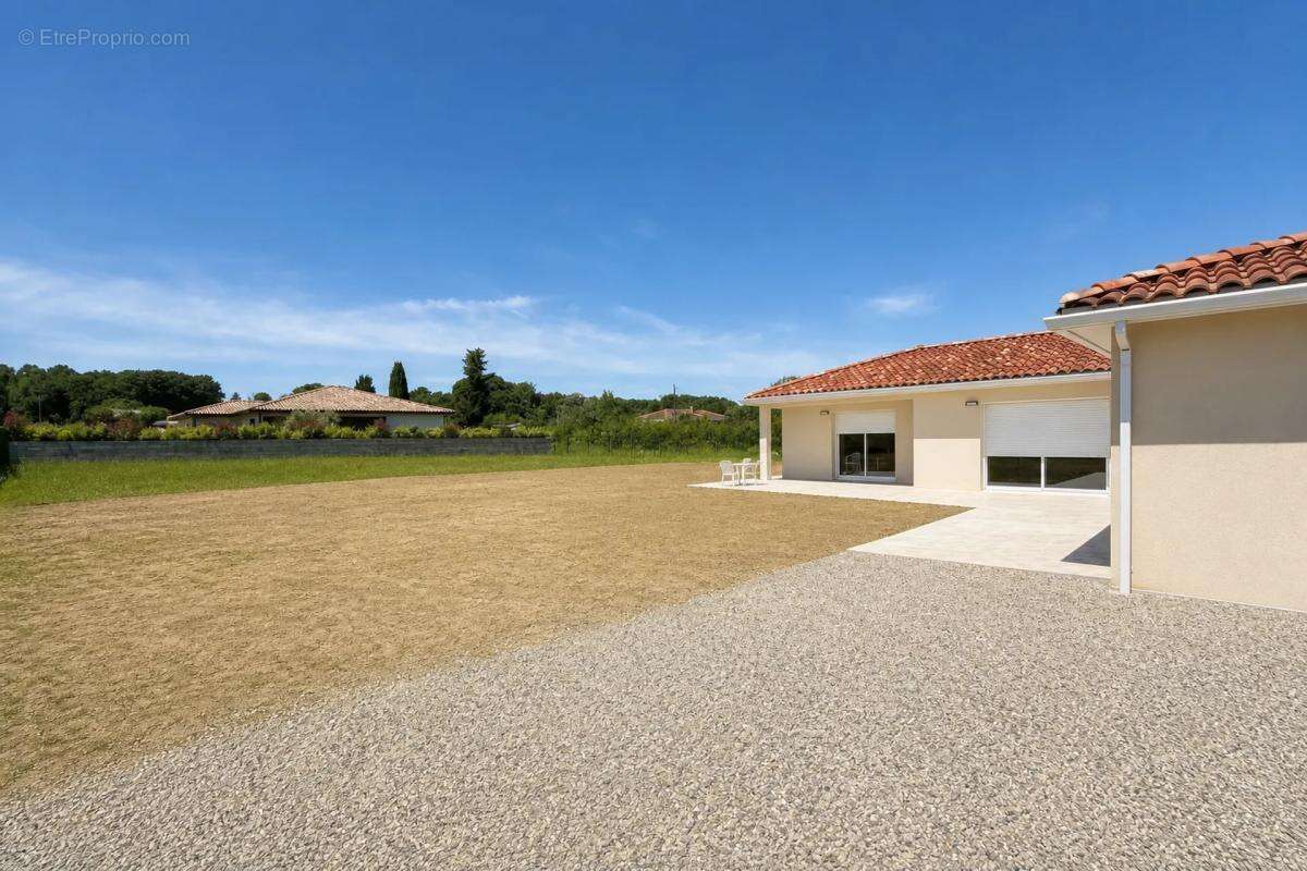 Aussonne - Maison contemporaine 6 pièces de 159 m² - photo 17