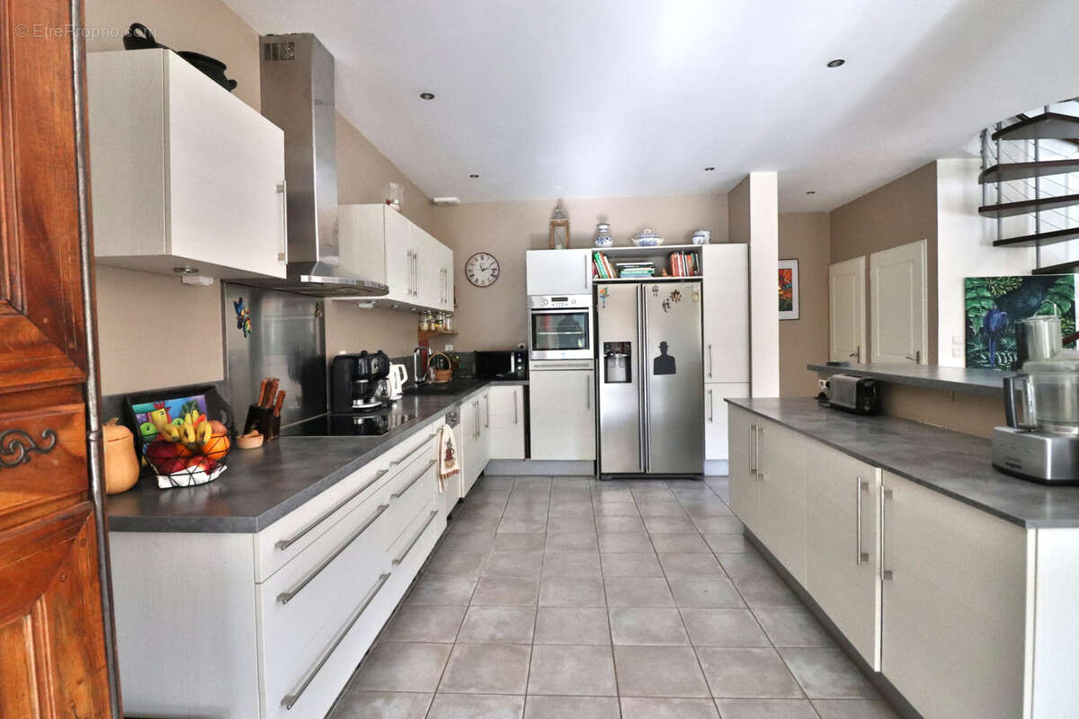 Maison à CHARBONNIERES-LES-BAINS