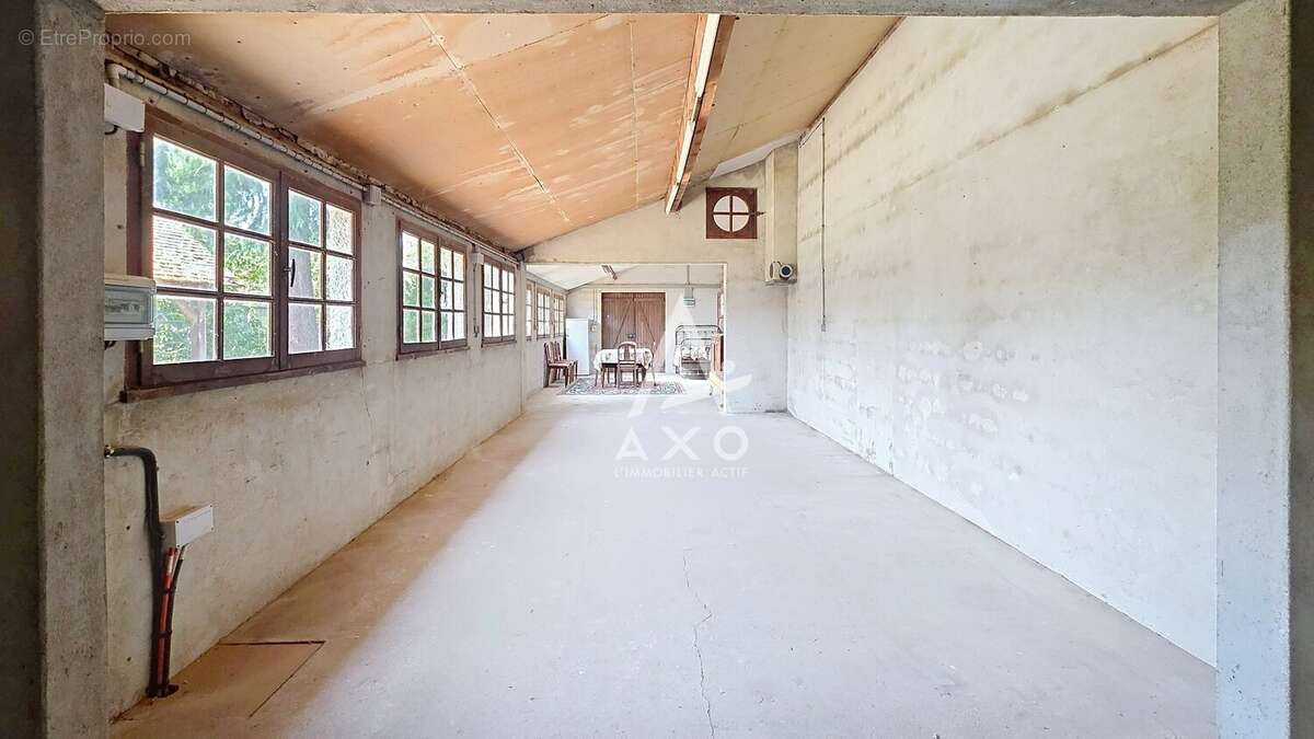 A Vendre à AMILLY  Maison de charme avec séjour cathédrale et dépendance de plus de 70 m² - photo 15