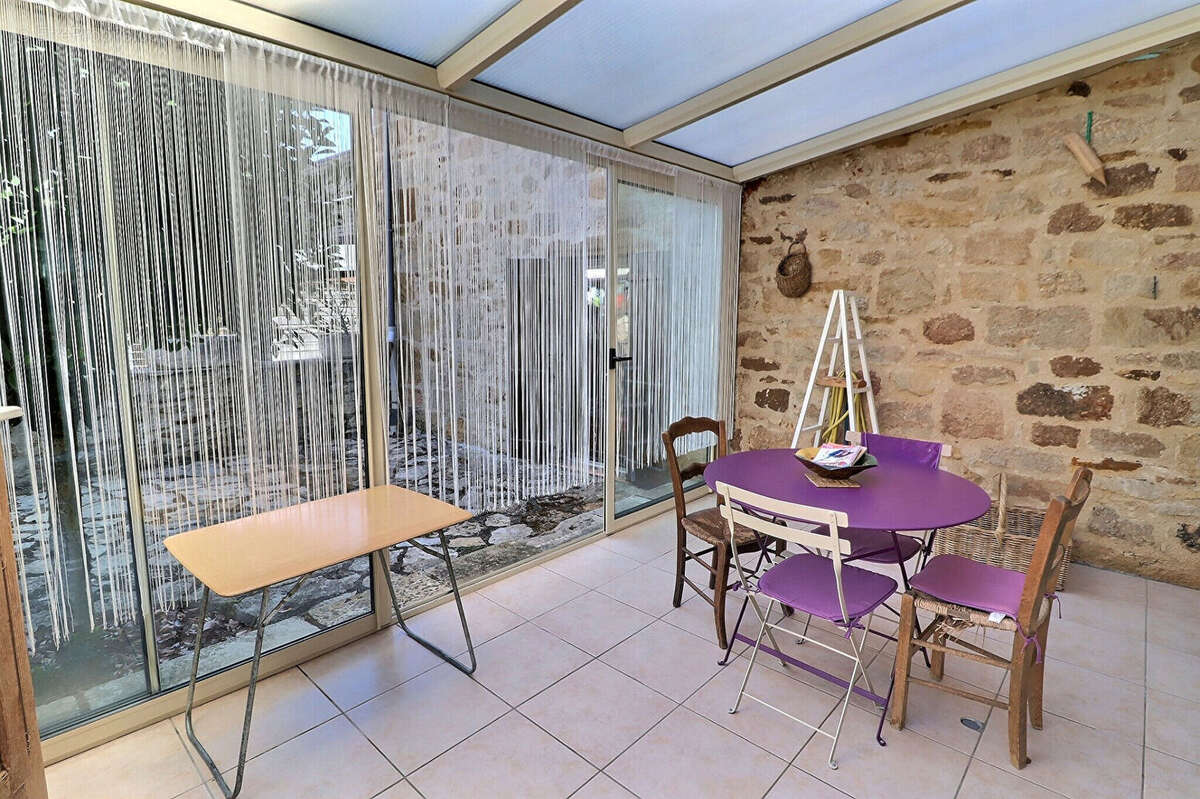 Jolie maison de village en pierre - photo 8