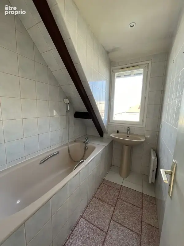 Appartement 4 pieces plein de charme + terrasse  vue mer+ parking - photo 10