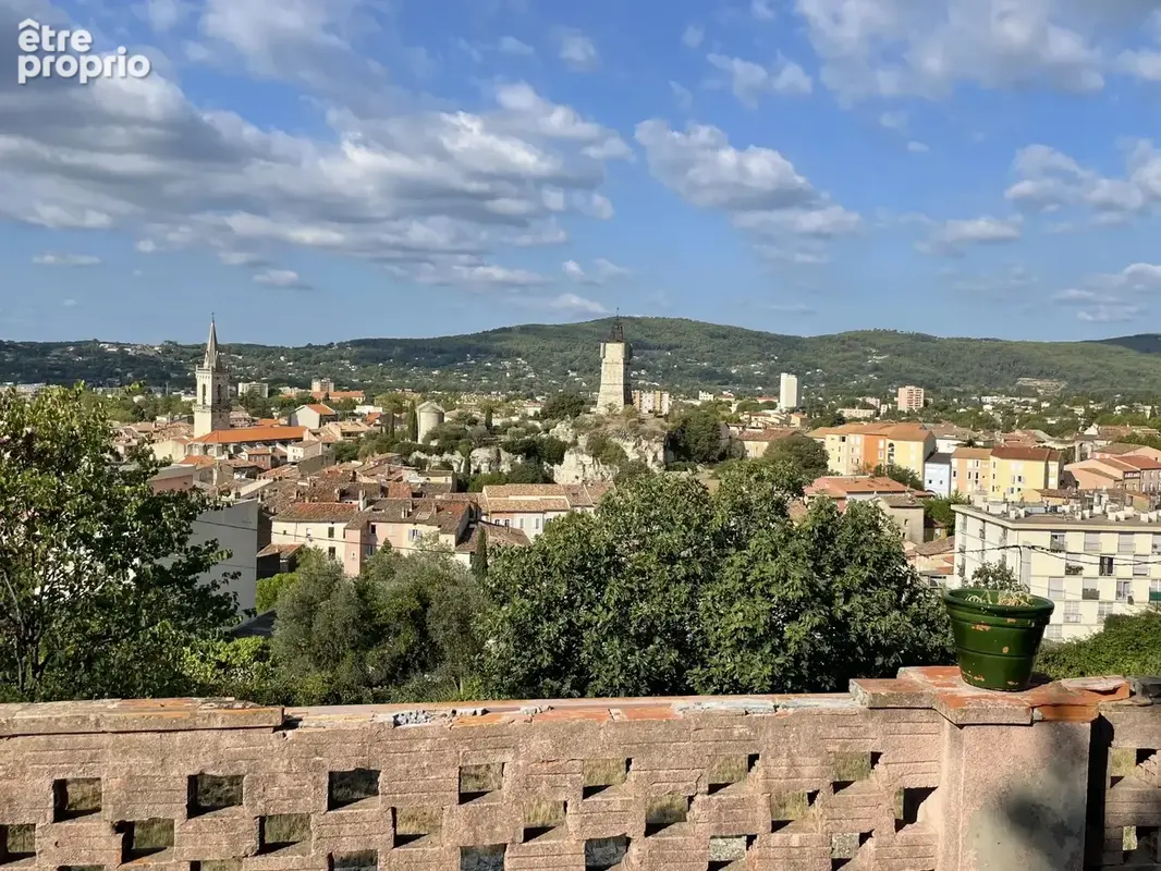 Propriété à draguignan avec dépendances, vue panoramique sud en pierres - photo 1