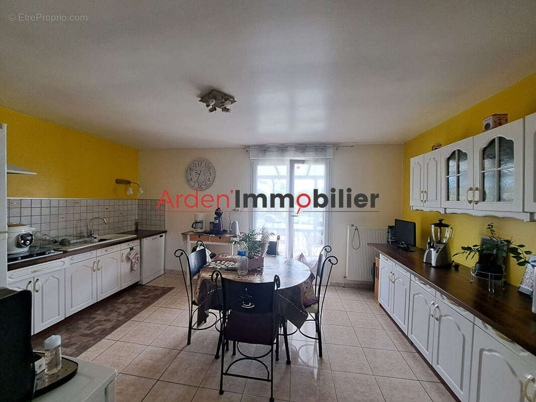 Maison spacieuse à vendre à Corny Macheromenil - photo 4