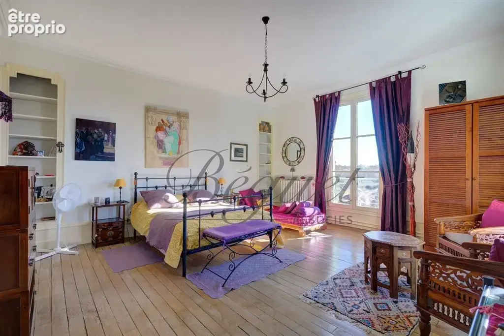 Loches (37600), Indre-et-Loire — Maison familiale de 430 m², 8 à 11 chambres, terrasses et jardin de 1 190 m² - photo 13