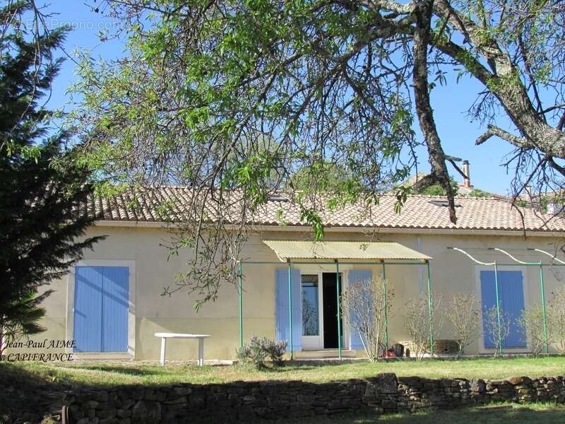 À Vendre – Gard Rhodanien -  SALAZAC Maison de Charme d'environ 200 m2 avec Piscine sur un terrain de 2079 m2 - photo 4