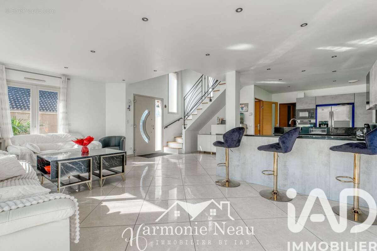 Maison 125 m² à Vinantes  - photo 7