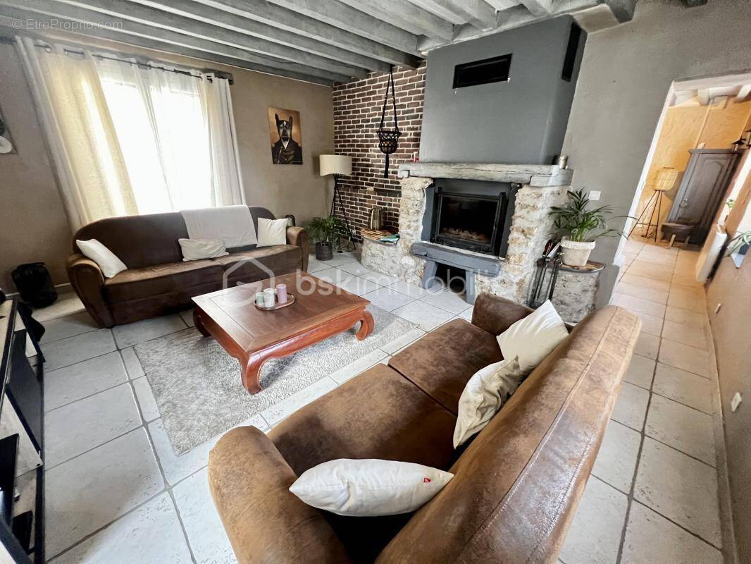 Maison à CRECY-LA-CHAPELLE