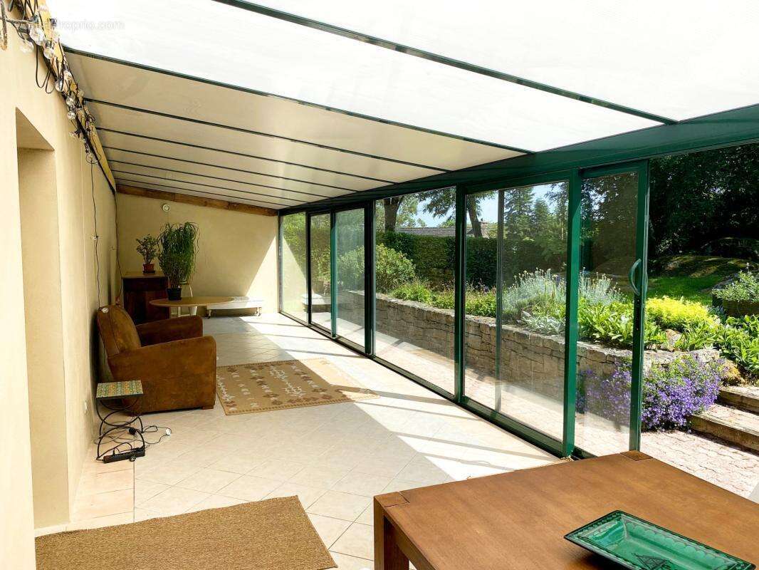 Propriété en pierre 208 m² dont 45 m² de véranda + grange 180 m² – Accessible PMR – 7000 m² – 20 min de Vannes! - photo 14