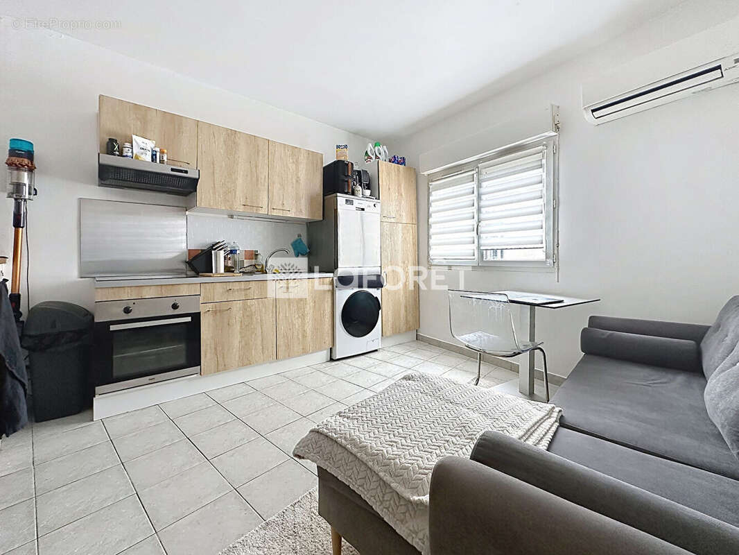 Appartement à MAUGUIO