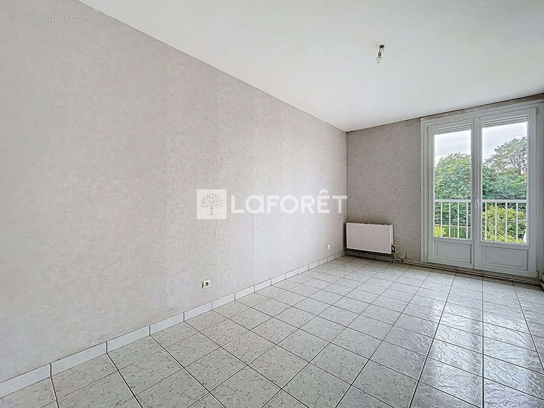 Appartement à SAINT-ETIENNE-DU-ROUVRAY