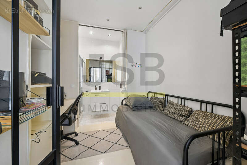 Appartement à PARIS-2E