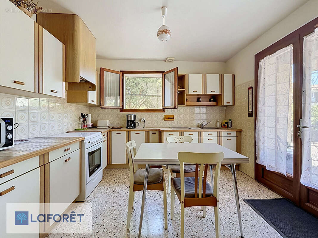 Six-Fours-les-Plages -Bucarin -Maison T4 -Plain-pied - photo 2