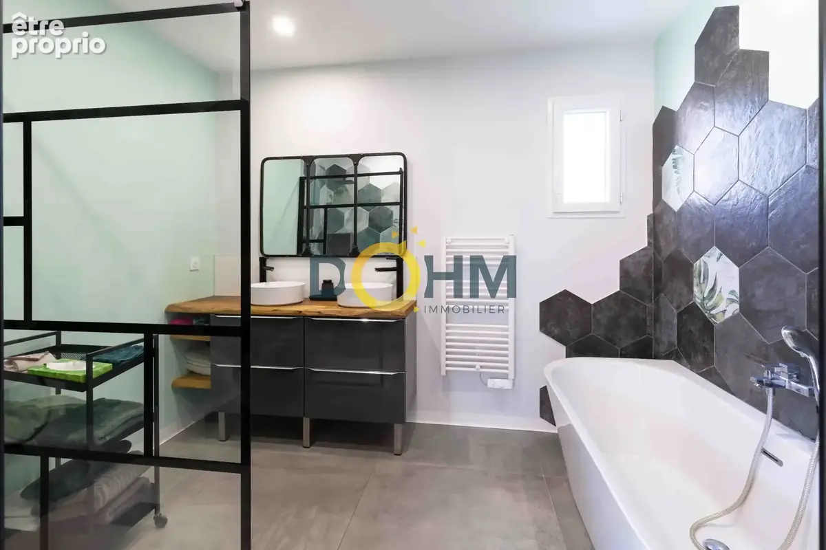 Villa contemporaine de 2021 avec piscine chauffée   123 m2   DPE A   Proche A43 La Tour-du-Pin & Chimilin - photo 11