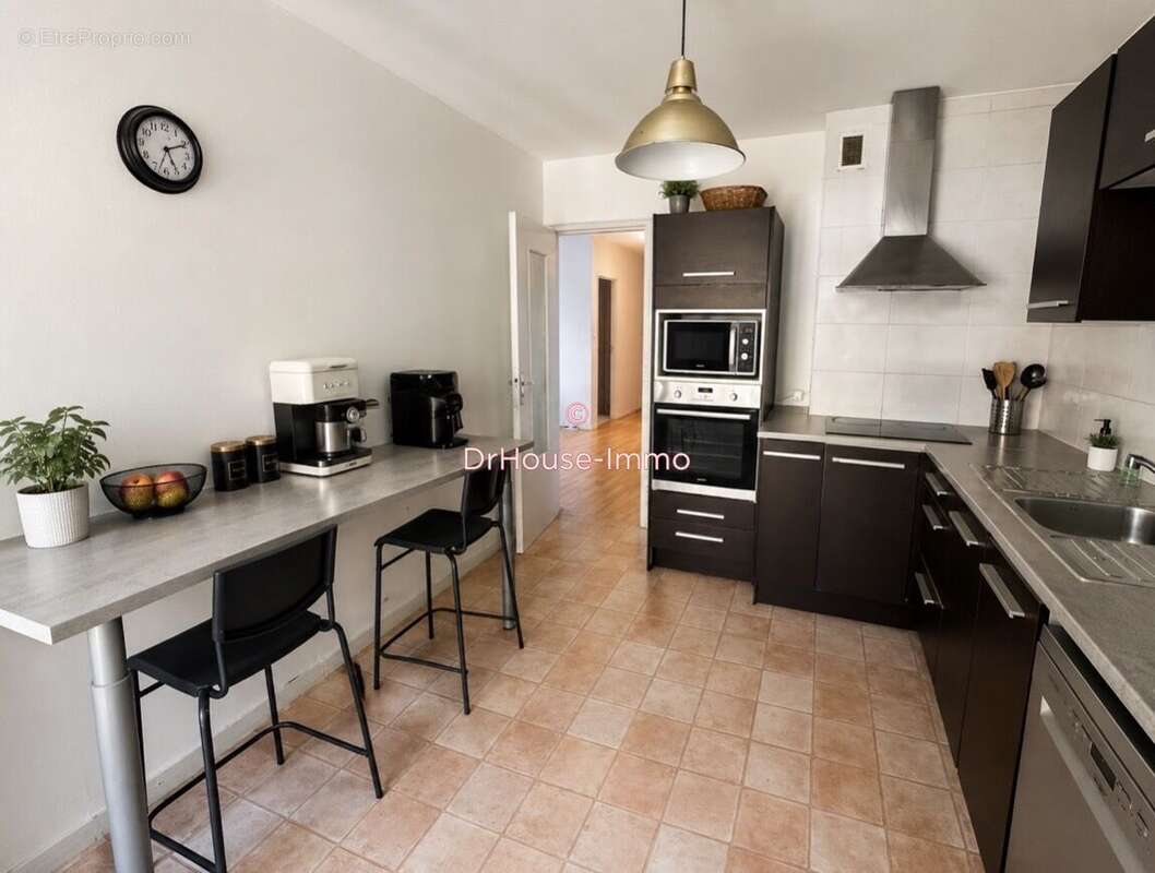 Appartement 99 m² à Cenon  - photo 2