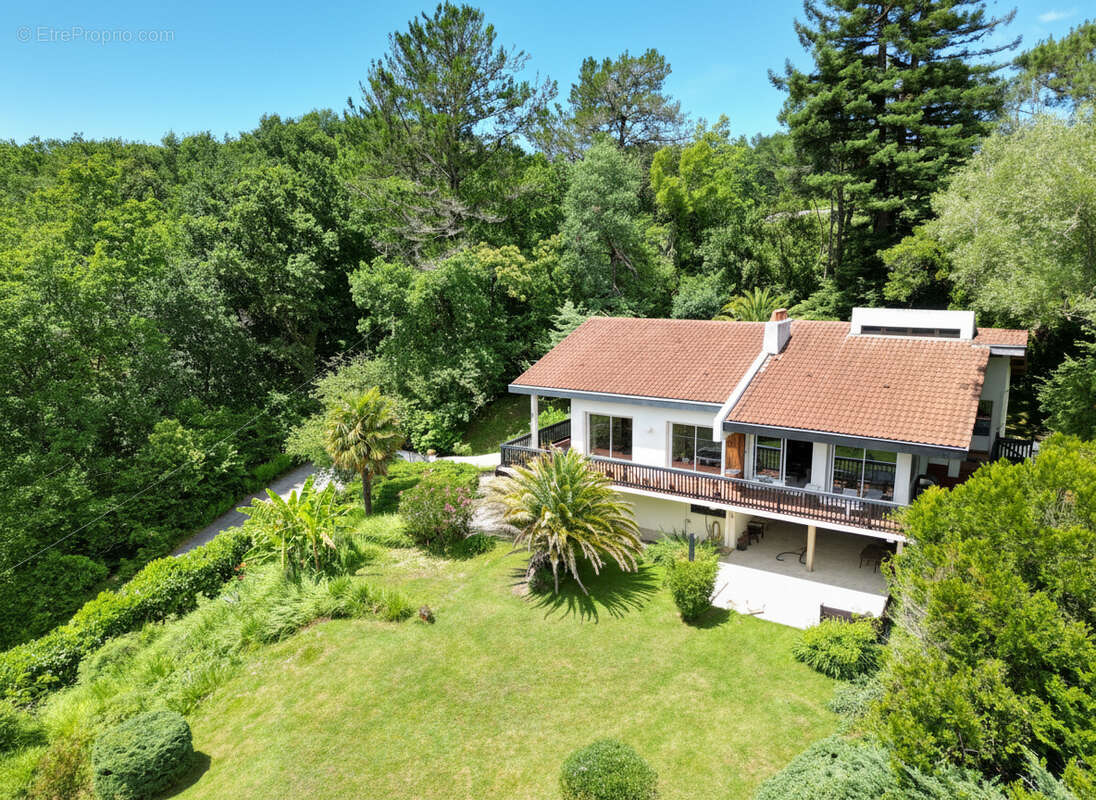 HERRIBISTA Maison Saint Pée Sur Nivelle T7  avec vue panoramique - photo 2