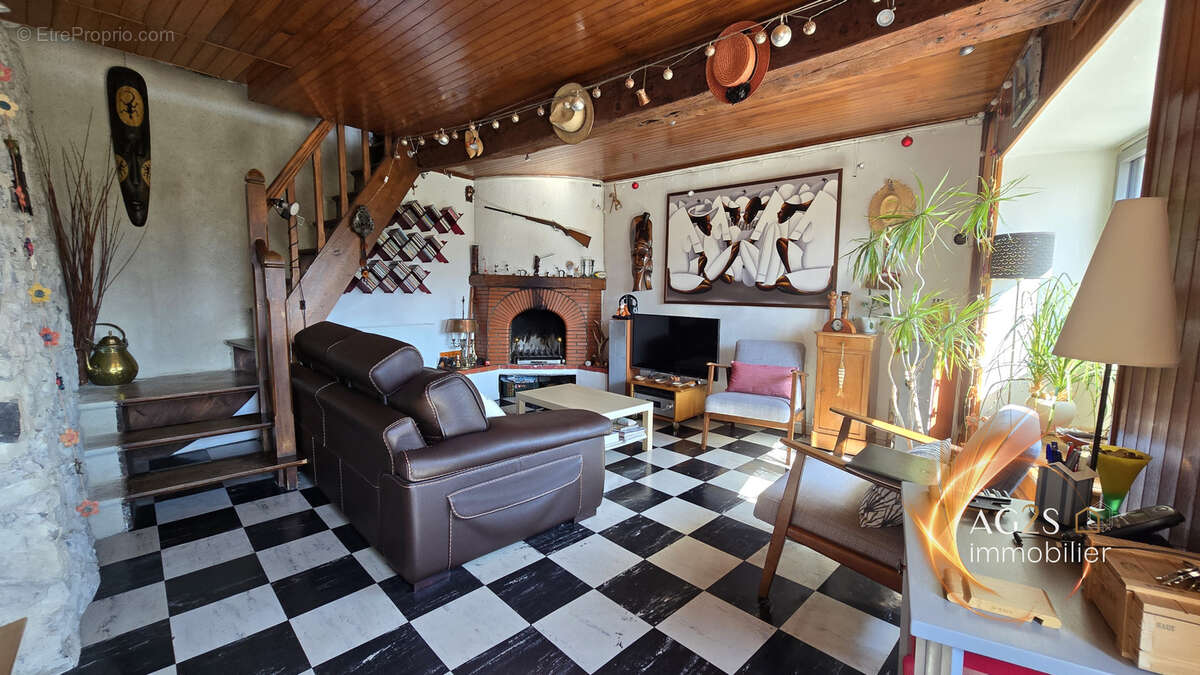 Maison à LA TERRASSE
