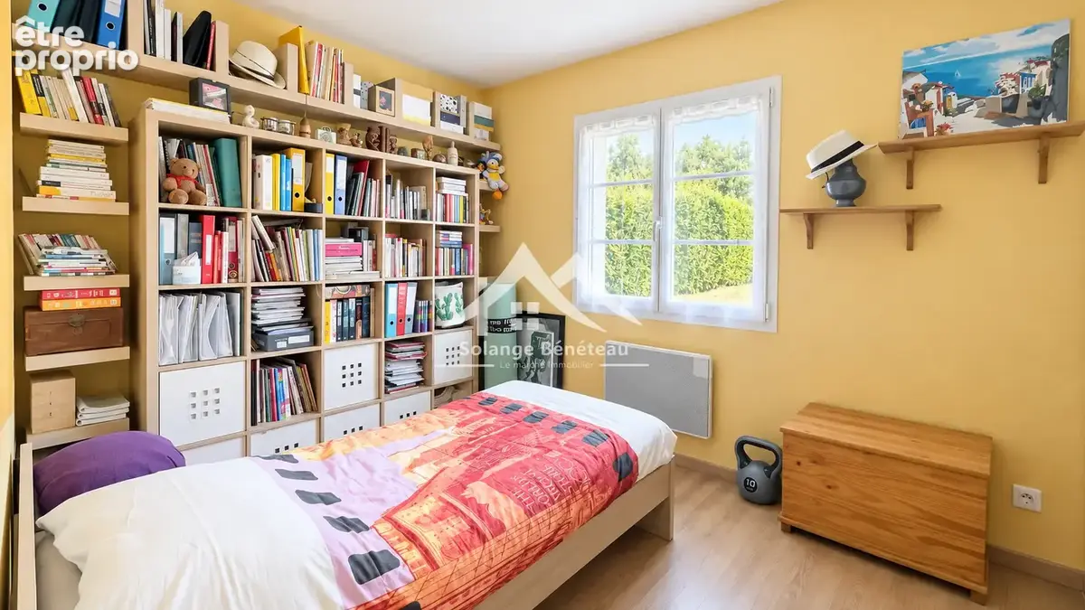 Villa familiale de plain pied avec piscine, dépendances et vaste espace de vie - photo 11