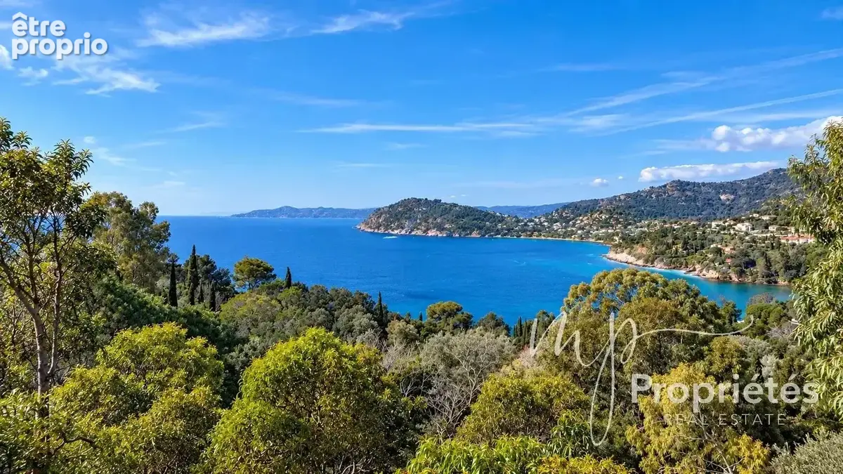 Photo Terrain à Rayol-Canadel-Sur-Mer au prix de 1 575 000€