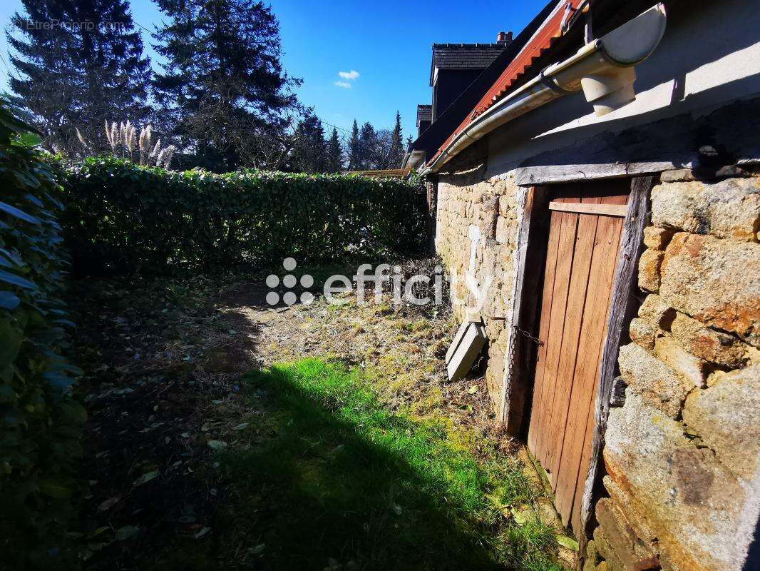 Maison à SAINT-SEVER-CALVADOS