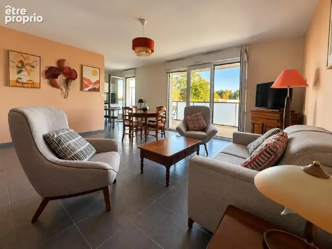 Vertou - Proche bourg - T3 de 79 m² - En parfait état - Grand balcon - 2 places de parking en sous-sol - photo 1