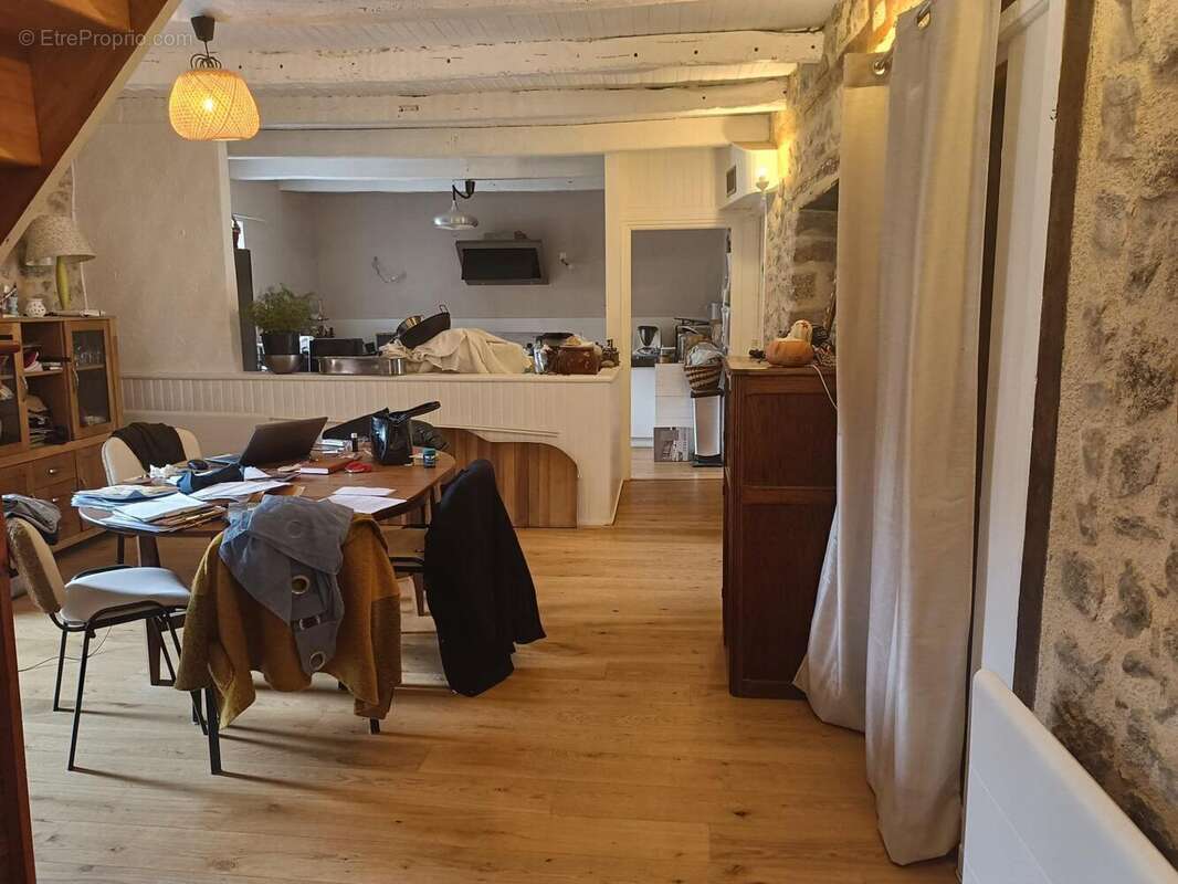 Maison 156 m² à Marcoles  - photo 2