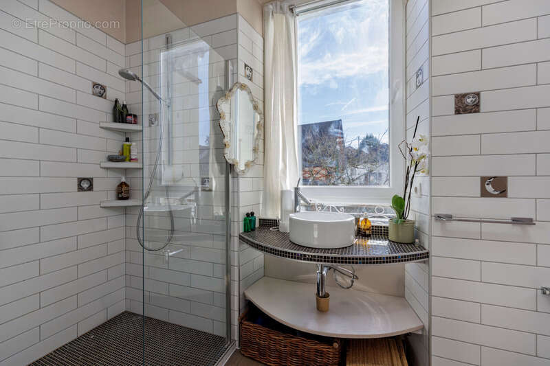 Maison à DIVONNE-LES-BAINS