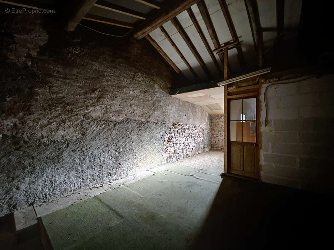 Maison à THIRAUCOURT