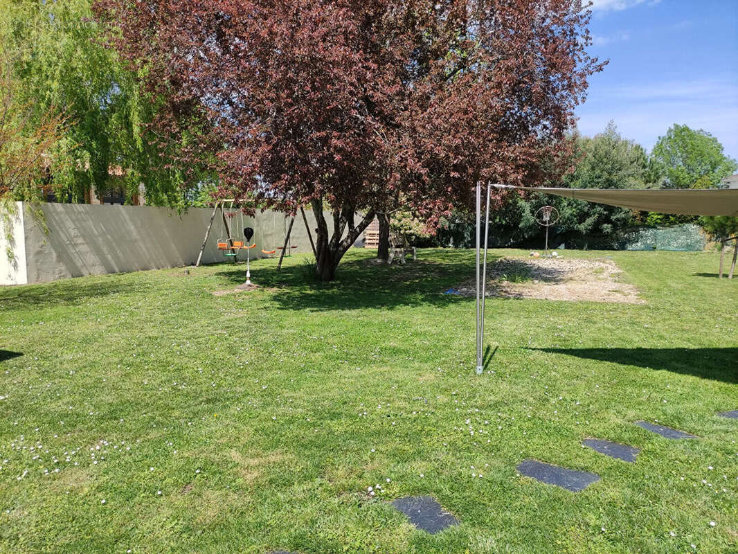 Maison à SAINT-SULPICE-ET-CAMEYRAC