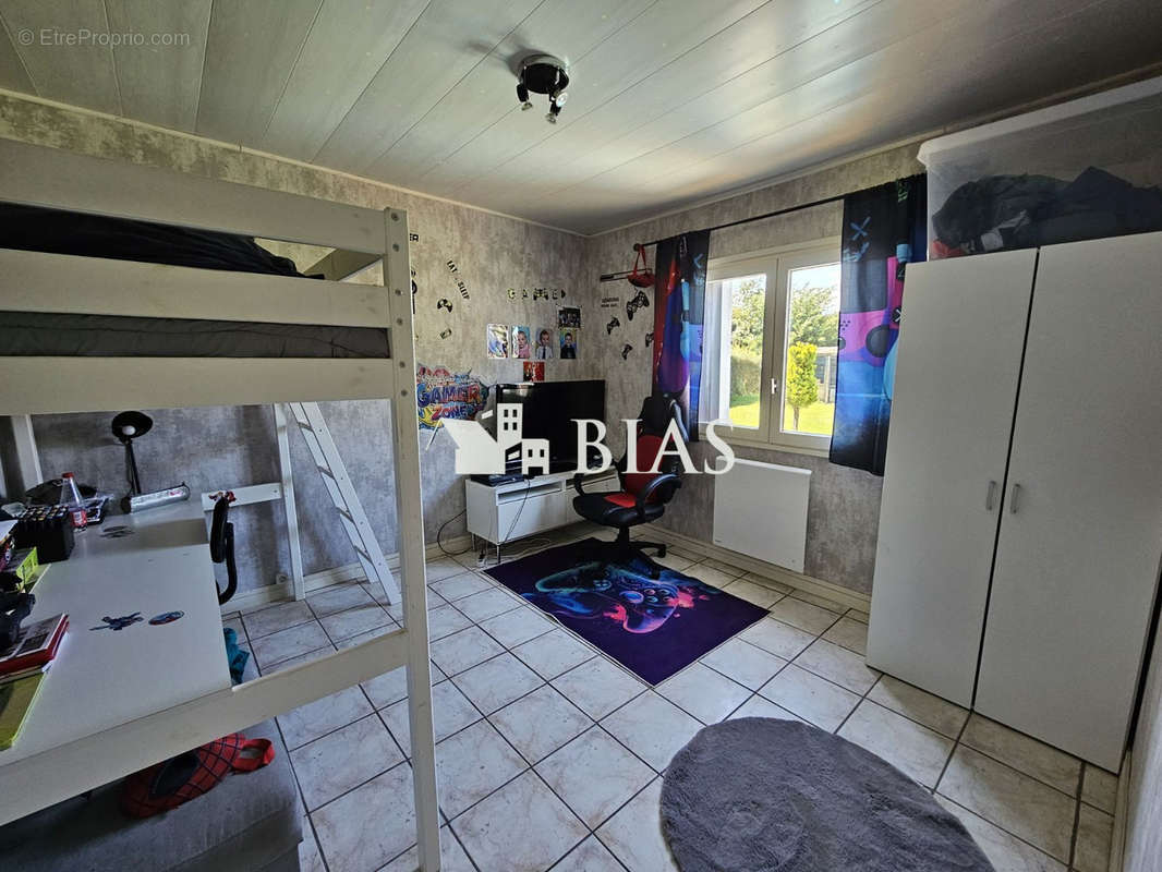 Maison à SAINTE-COLOMBE-LA-COMMANDERIE