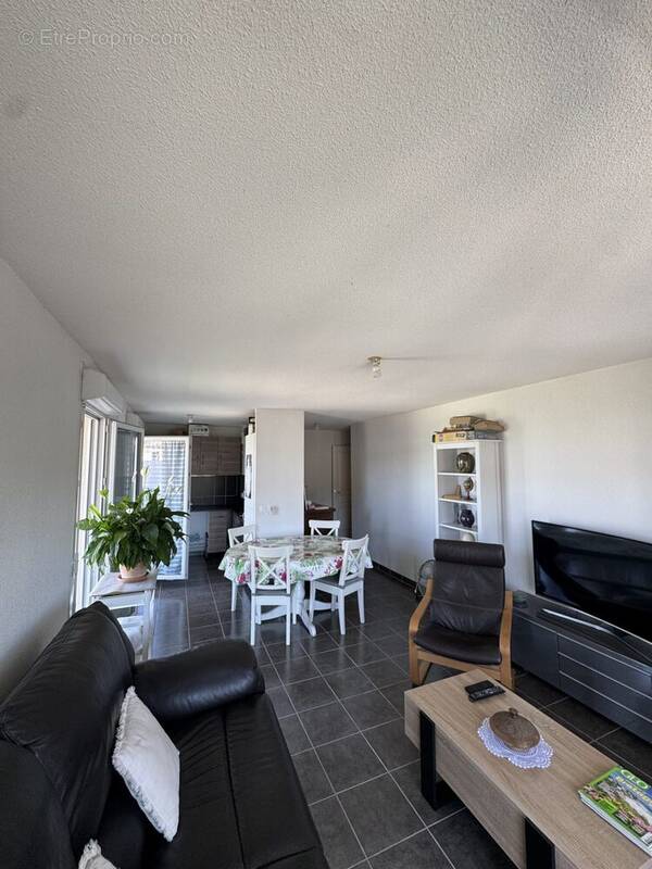 Appartement à CHATEAUNEUF-LES-MARTIGUES