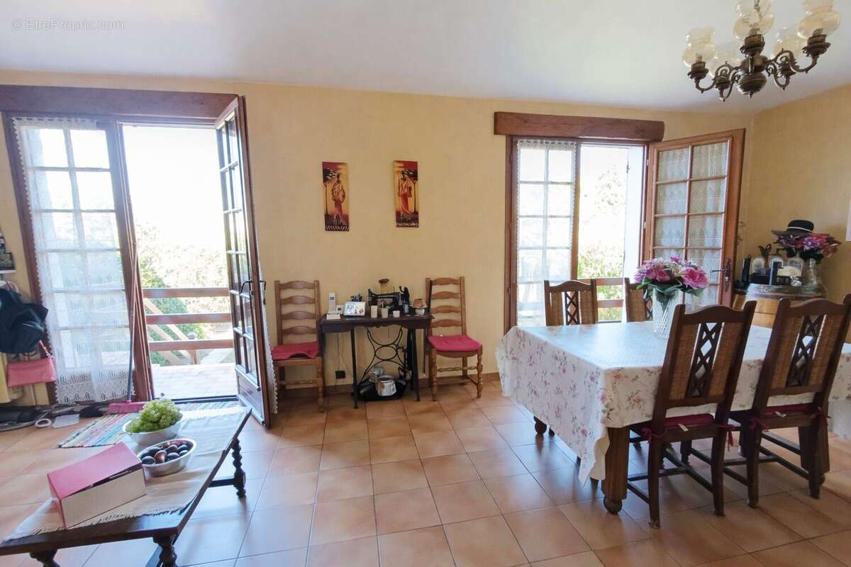 Maison à HOUILLES