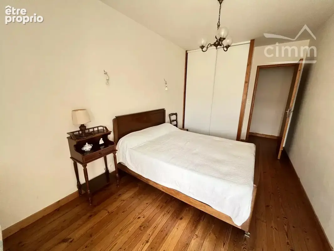 Maison de bourg T3 de 89 m² sur 290m² de terrain clos. - photo 3